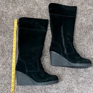 Bjorndal Lyndall Suede Insulated Boot Size 10 LIKE NEW Color Black